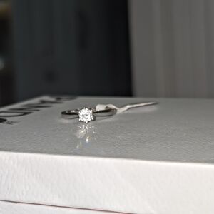 Stunning Silver Solitaire Ring